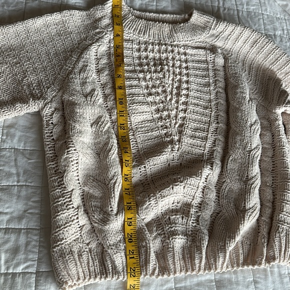 Cream Knit Sweater Size Small - Picture 4 of 6